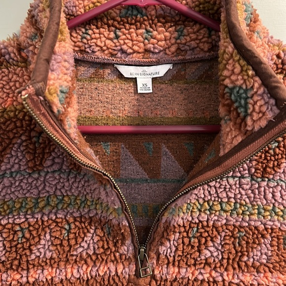 LL Bean Signature quarter zip fleece - Picture 2 of 3